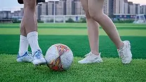 “澳网赛场中国女将单打遗憾止步，双打战局再燃激情——澎湃报道”