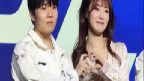 吉布斯-怀特获英超33轮最佳，帽子戏法15分钟速成